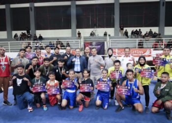 Pertandingan Tinju Amatir Rocky Fight Series 3 di Gajahmada Sport Center Kota Batu (4/2), secara resmi di buka oleh Pj Wali Kota Batu.