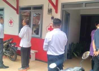 Kunjungan Pj Walikota Batu Aries Agung Paewai ketika di Kantor PMI Batu (rul)