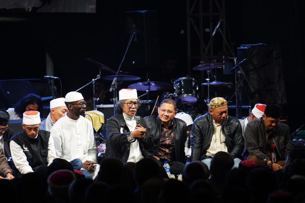 Hai Gaes !!! Warga Bulukerto Sinau Bareng Cak Nun dan Kyai Kanjeng