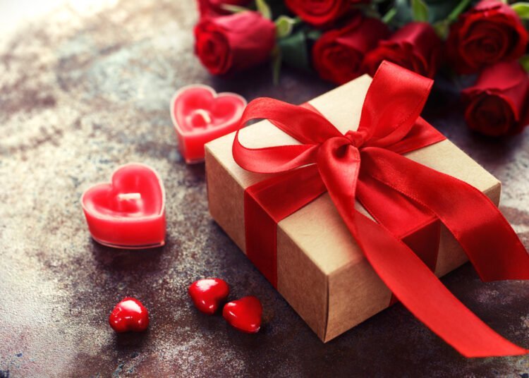 Setiap tanggal 14 Februari jutaan orang dimuka bumi ini selalu merayakan hari Valentine atau hari kasih sayang.