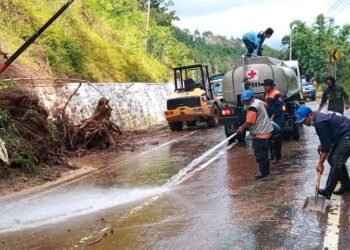 Penyebab bencana tanah longsor yang terjadi hingga menutup akses jalan di perbatasan Kecamatan Pujon dan Ngantang, Kabupaten Malang.