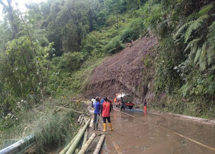 Jalur Malang-Kediri yang terdampak bencana longsor (rul)