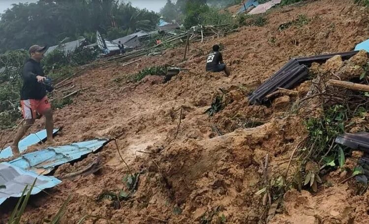 Tanah longsor yang terjadi di Kecamatan Serasan, Kabupaten Natuna, Kepulauan Riau, Senin (6/3/2023). (Foto: BPBD Kabupaten Natuna)