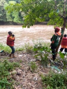 Gaes !! Terseret Arus Sungai, Tiga Hari Cari Agung Belum Ditemukan