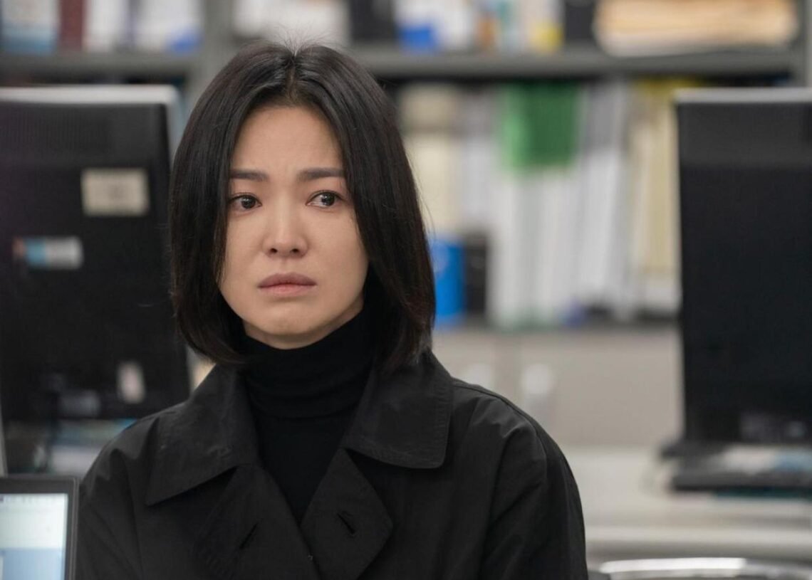 Song Hye Kyo yang berperan sebagai Moon Dong Eun dalam drama Korea The Glory (Foto: instagram/kyo1122)