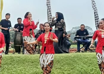 Parade keroncong on the mountain (suaragong)