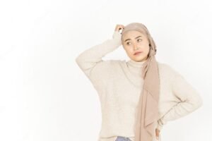 Gaes !!! Kamu Berhijab? Hindari Ini Agar Rambut Tak Rontok