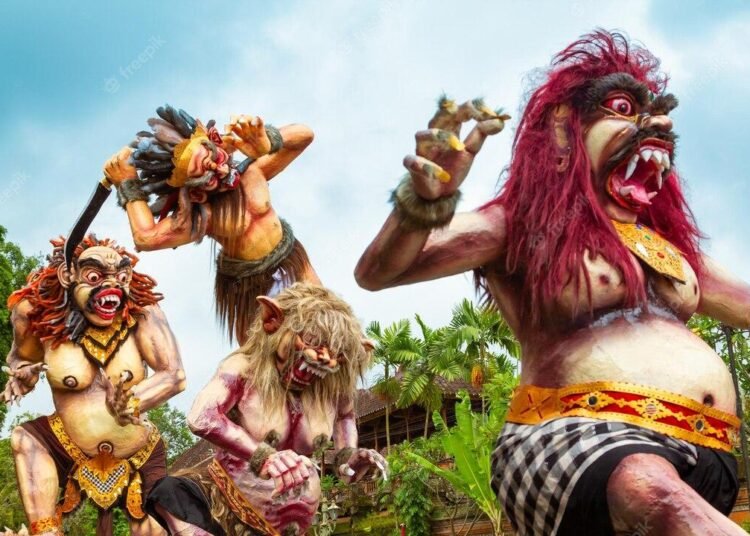 Ogoh-ogoh menjadi tradisi masyarakat Hindu di Bali yang akan melaksanakan Hari Raya Nyepi (Foto: freepik)