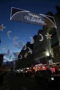 Gaes !!! Intip Lampion Ramadan Pertama di London