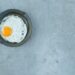 Telur ceplok, salah satu menu sahur sederhana bagi anak kos (Foto: freepik)