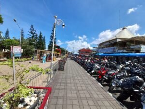 Gaes !!! Kenapa Wisatawan Keluhkan Parkir di Alun alun Kota Batu?