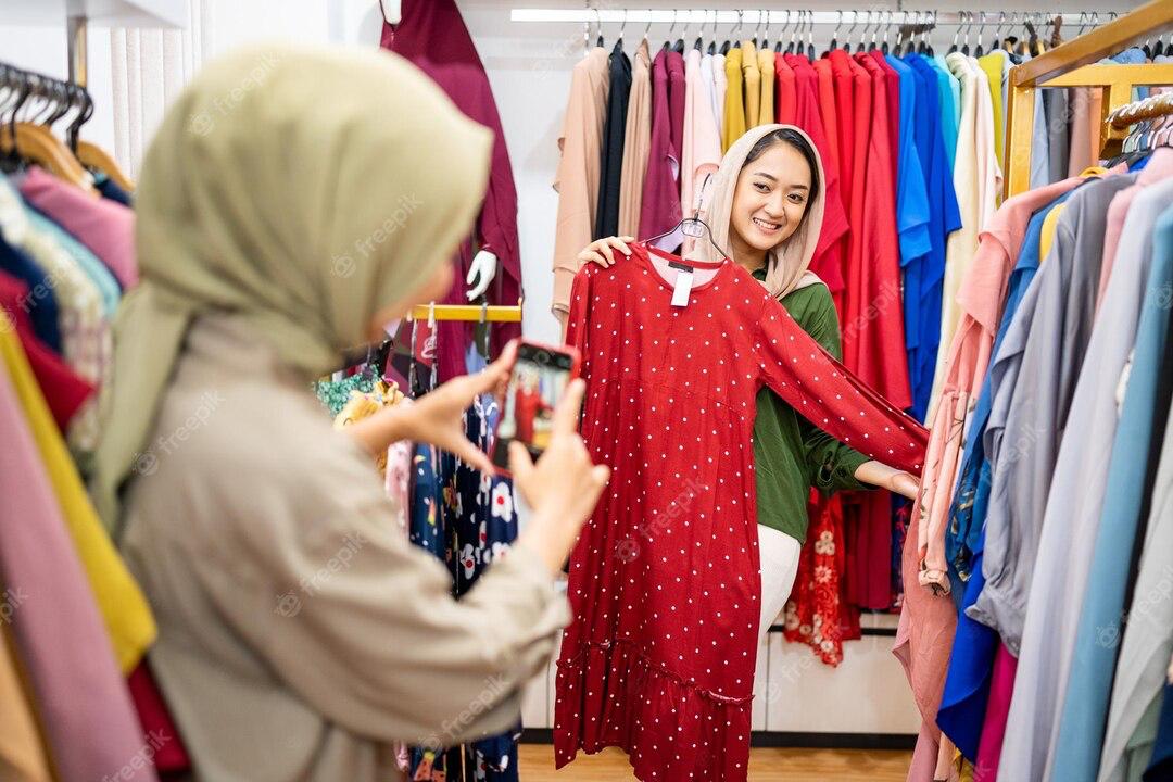Berjualan baju saat Ramadan bisa dijadikan peluang bisnis (Foto: freepik)