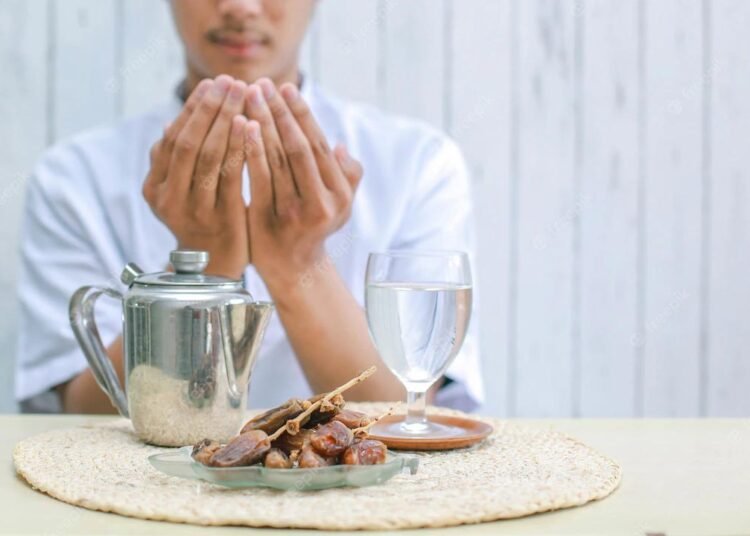 Sunnah berbuka puasa dapat dilakukan agar ibadah puas yang kita jalani semakin berkah. Beberapa sunnah buka puasa antara lain: