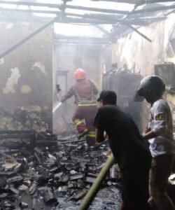 Gaes !!! Ditinggal Pergi, Rumah Warga Polehan Jadi Arang