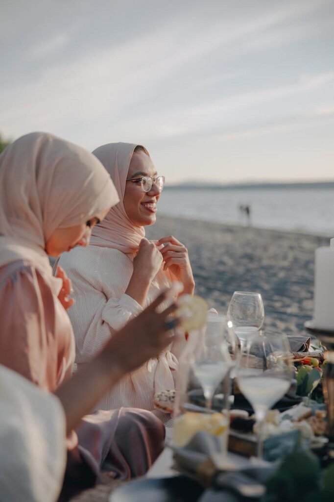 Selain itu, terdapat juga beberapa hal lain yang membuat acara bukber ini dibenci oleh beberapa orang hingga mereka enggan datang kembali.