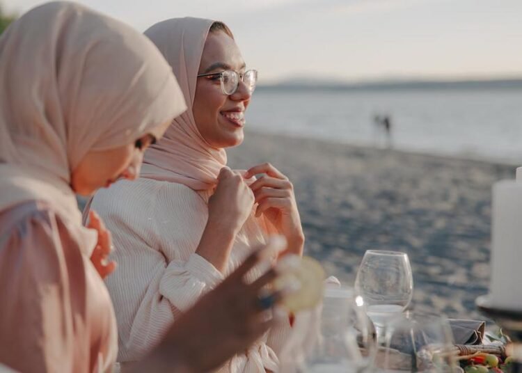 Selain itu, terdapat juga beberapa hal lain yang membuat acara bukber ini dibenci oleh beberapa orang hingga mereka enggan datang kembali.