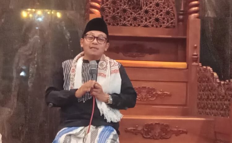 Walikota Malang mengajak para jamaah Masjid Noor, Kota Malang selalu berprasangka baik atau postif thingking pada Allah SWT