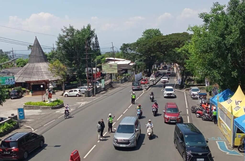 Gaes !!! Kendaraan Keluar Masuk Kota Batu Capai 1 juta lebih unit