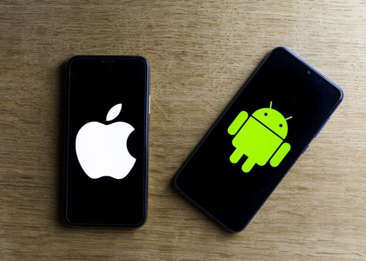 ilustrasi android vs ios (fortune indonesia)