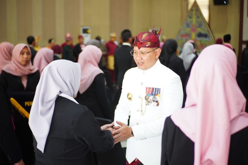 Gaes !!! Guru di Kota Batu Terima Satyalancana Karya Satya Saat Peringatan Hardiknas