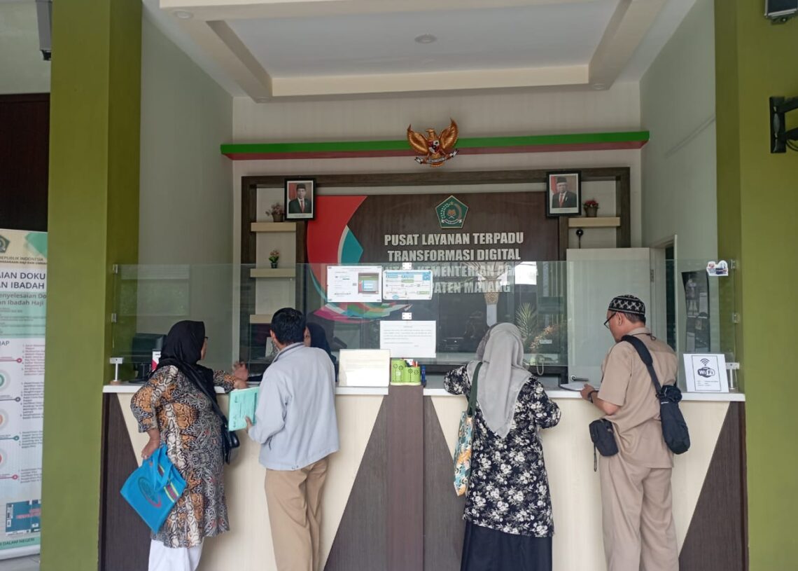 Suasana di Kantor Kementrian Agama (Kemenag) Kabupaten Malang nampak tidak begitu ramai calon jamaah haji (CJH)