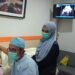 Direktur Poliklinik Rawat Inap Global Sarana Medika dr.Afif Izuddin Saat Periksa Pasien ( ist)