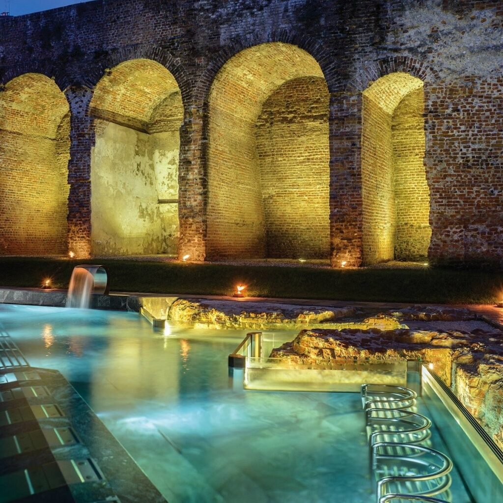 Gaes !!! Nikmati Sensasi Tersambar Petir Sambil Renang di Spa QC Terme Milan!