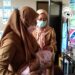 Bayi Laki-Laki Dibuang Jalani Pemeriksaan Kesehatan di Puskesmas Wonokerto (memo x/sur)