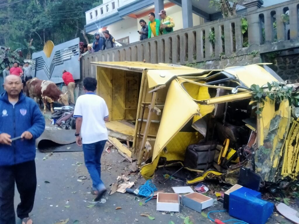 Gaes !!! Polisi Tetapkan Sopir Truk Maut Tersangka, Laka Jurang Klemuk