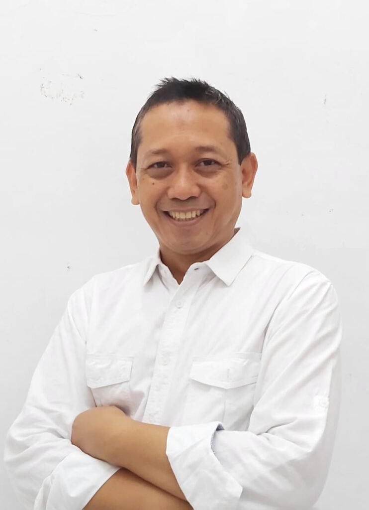 Tentu kompleks PLTU Paiton, yang seluruh unitnya berbahan bakar batu bara tidak lepas dari kebijakan tersebut.