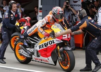 Alberto Puig, manajer tim Repsol Honda, menegaskan, Marc Marquez, masih memiliki kontrak hingga tahun depan.