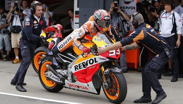 Alberto Puig, manajer tim Repsol Honda, menegaskan, Marc Marquez, masih memiliki kontrak hingga tahun depan.