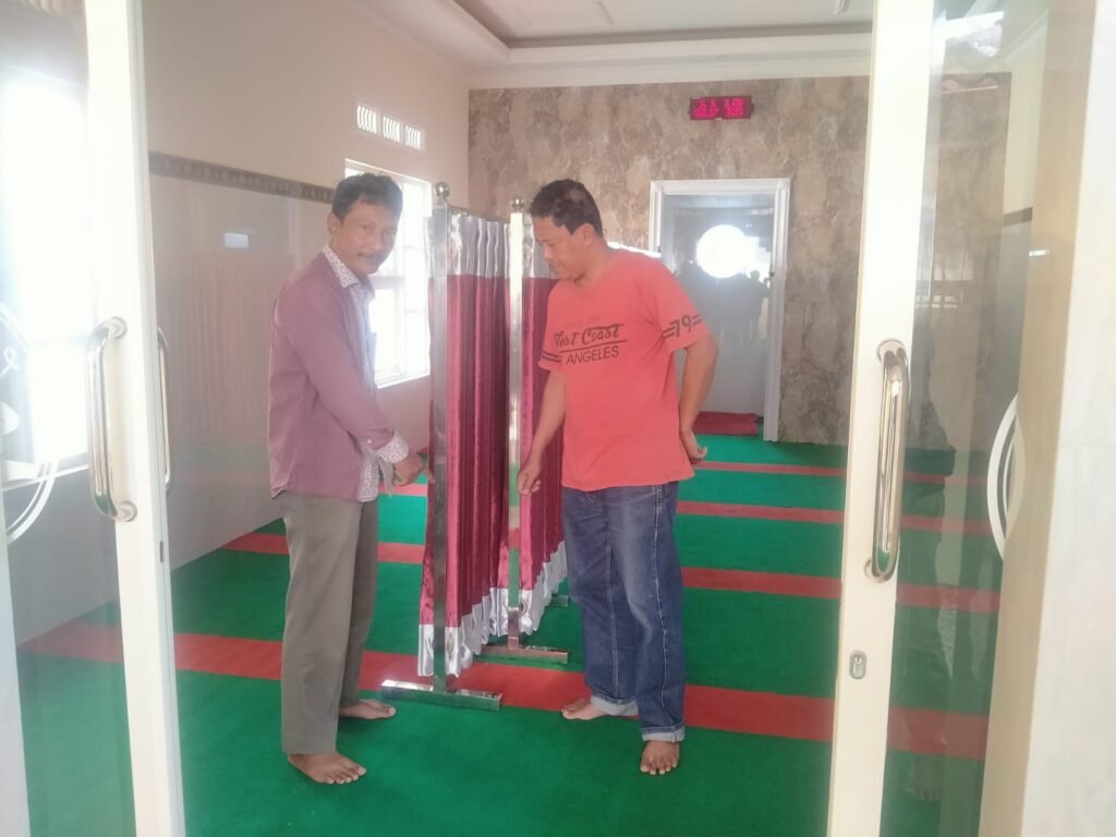 Gaes !!! Semoga Tak Kuwalat, Sepasang Kekasih Curi Kotak Amal Musholla Al Ikhlas