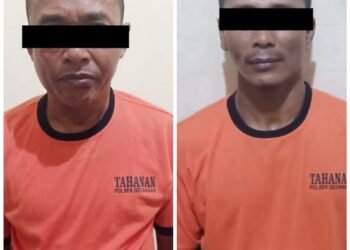 Foto dua orang DPO KS dan SN saat berhasil diamnakan Polsek Gedangan