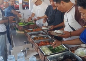 Menu ikan asap dan panggang yang di sajikan Dapur Mbak Ndos bikin lidah ketagihan. (ist)