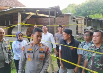 Kapolres Batu AKBP Oskar Syamsuddin di TKP ledakan. (ist)