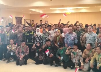 Diklat Peningkatan Kapasitas SDM Bagi Kepala Desa Angkatan I dan II Tahun 2023, dibuka langsung Gubernur Jawa Timur, Khofifah Indar Parawansa.