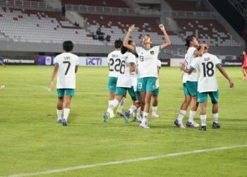 Capaian itu membuat Timnas Indonesia, Putri U-19 semakin kokoh di puncak klasemen sementara grup A. Baca selengkapnya.....