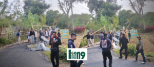 Gaes !!! Puluhan Warga Tlekung Tutup Akses Jalan Menuju TPA, Ada Apa?