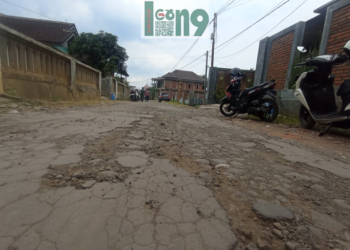 Jalan rusak yang ada di Kecamatan Karangploso, Kabupaten Malang. ( nif)