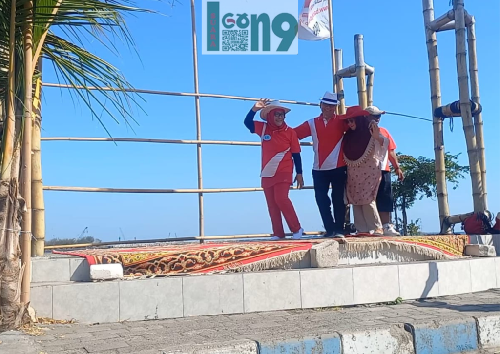 Semarak kemerdekaan RI ke 78 oleh puluhan lansia dan penderita stroke di Komunitas Kum-kum, Kota Probolinggo, Jawa Timur.