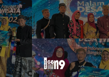 Penerimaan penghargaan juara V ADWI 2023 oleh Ketua Pokdarwis Kajoetangan Heritage, bersama jajaran Pemkot Malang. (ist)