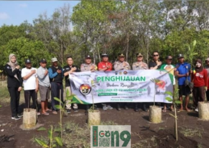 Gaes!!! Bareng Peringati HUT Ke 72 Polresta Banyuwangi Tanam Bibit Mangrove