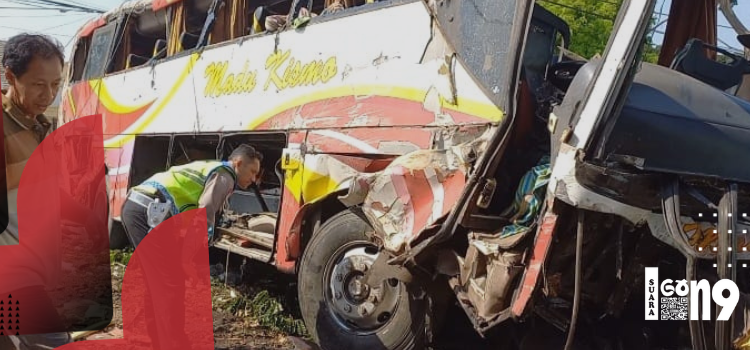 Kondisi bus setelah mengalami kecelakaan. (ist)