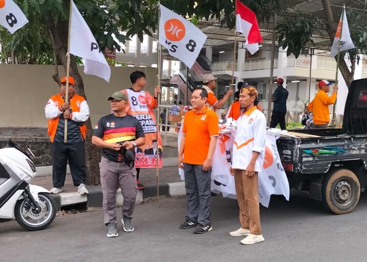 Menjadi ciri khas DPD PKS Kota Batu menggelar flashmob di depan Pasar Induk Among Tani Batu untuk mengenalkan program unggulan....