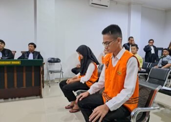 LAM (23) perempuan asal Kabupaten Mojokerto dituntut lima tahun penjara. Sedangkan MKP (23) pria warga asal Kalimantan Tengah dituntut tujuh tahun penjara karena aborsi janinnya.