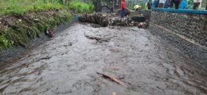 Gaes!!! Banjir Desa Bumiaji Karena Kayu Gelondongan