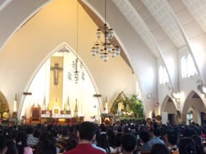 Gaes !!! Ibadah Perayaan Natal di Gereja Katedral Santa Perawan Maria Kota Malang Berlangsung Lancar