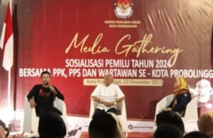 Gaes !!! Banyak Alat Peraga Kampanye Pakai Paku Dipohon