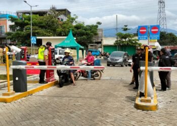 Pemerintah Kota (Pemkot Batu) terus berusaha meningkatkan Pendapatan Asli Daerah (PAD). Salah satunya menerapkan E Parkir di Pasar Among Tani, Kota Batu